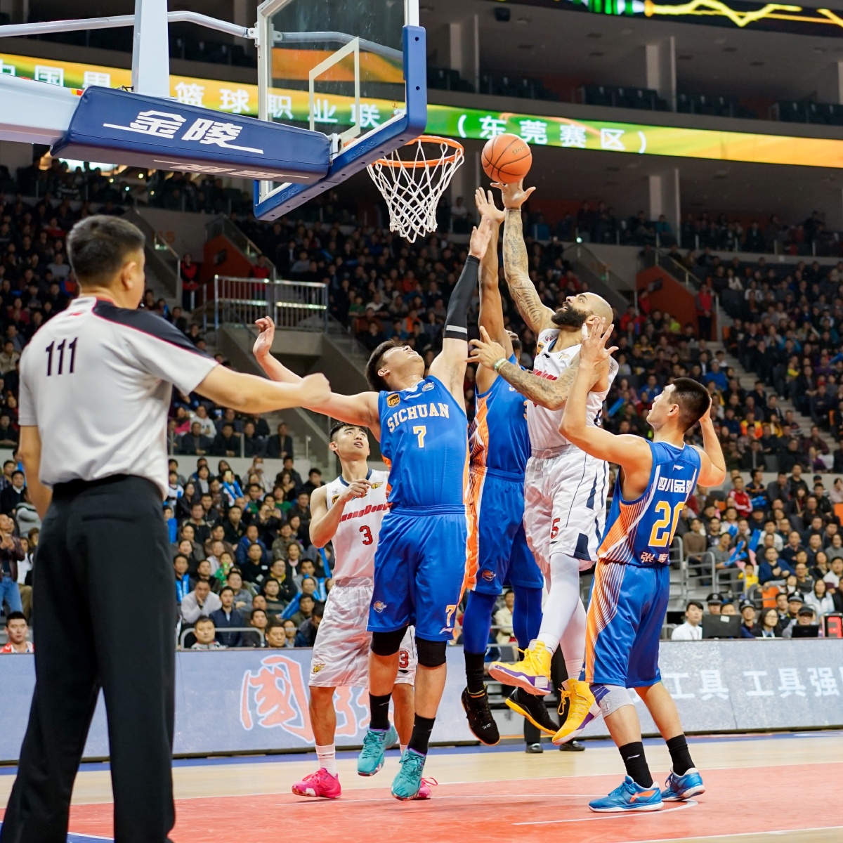 从口号落地 从口号落地