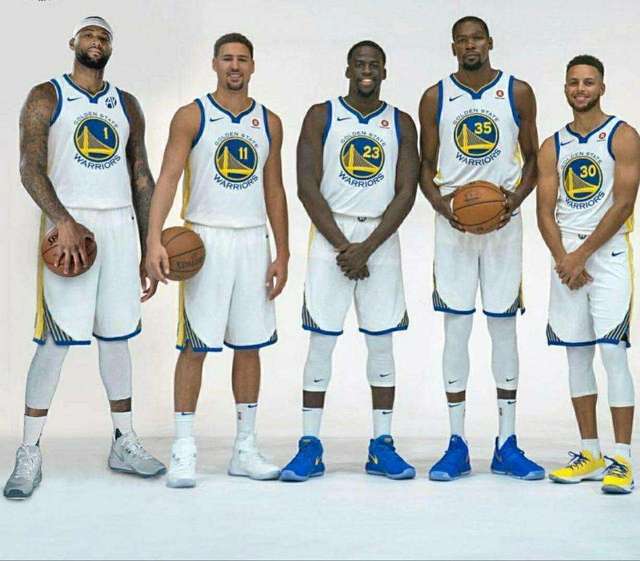 条龙前逼团 条龙前逼团